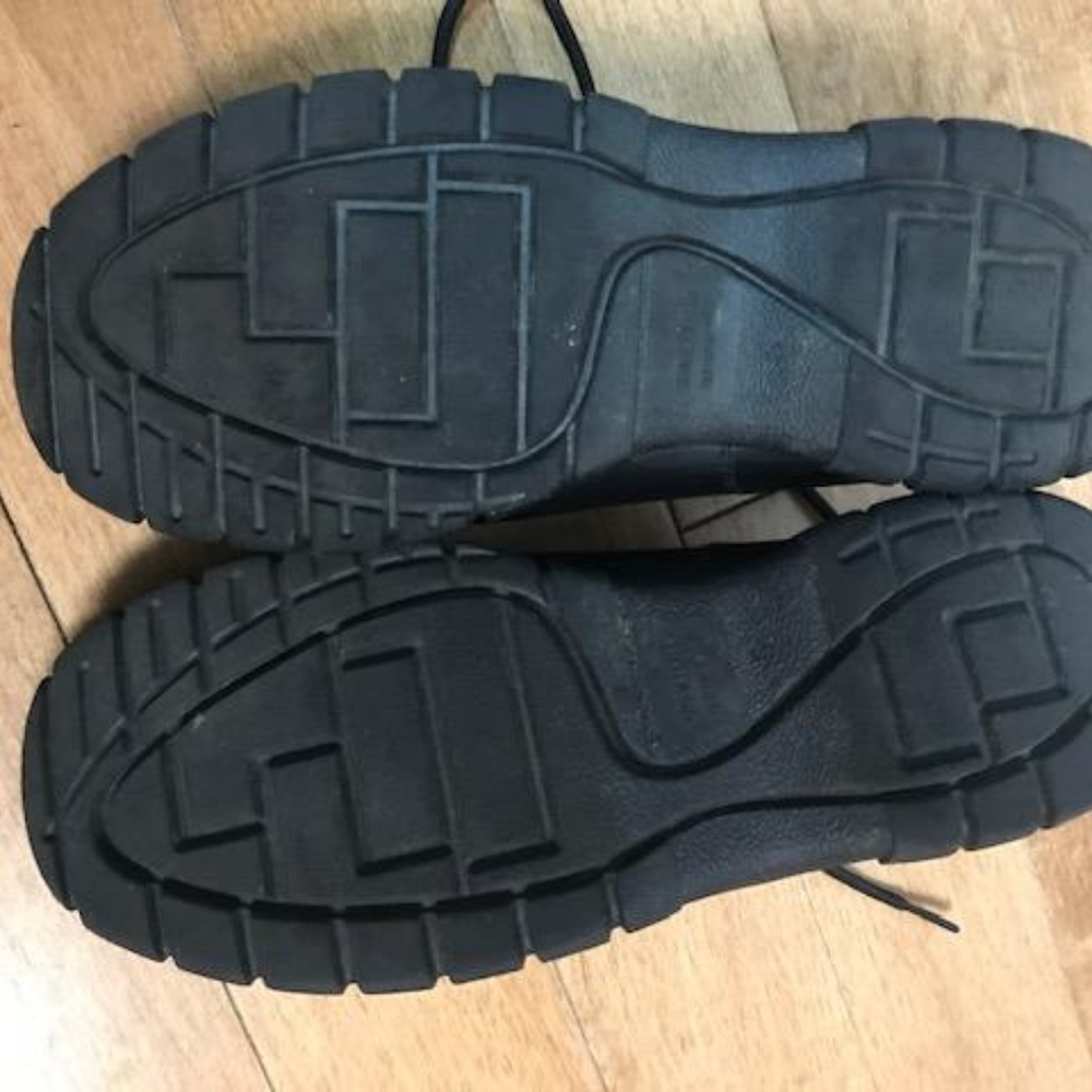 Shoes - Picture 2 of 5